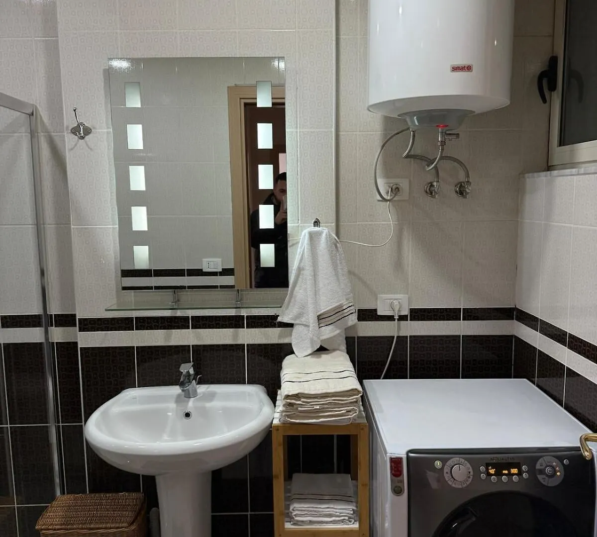 דורס Alro Apartment