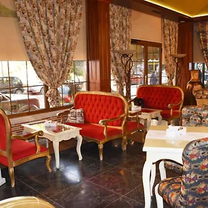 2 Kitarrat Boutique & Durrës