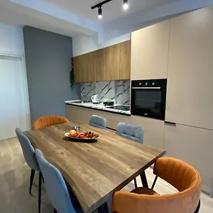 Appartamento Brand New Apts Located At The City's Main Square-100 Mbs Wifi, Durrës