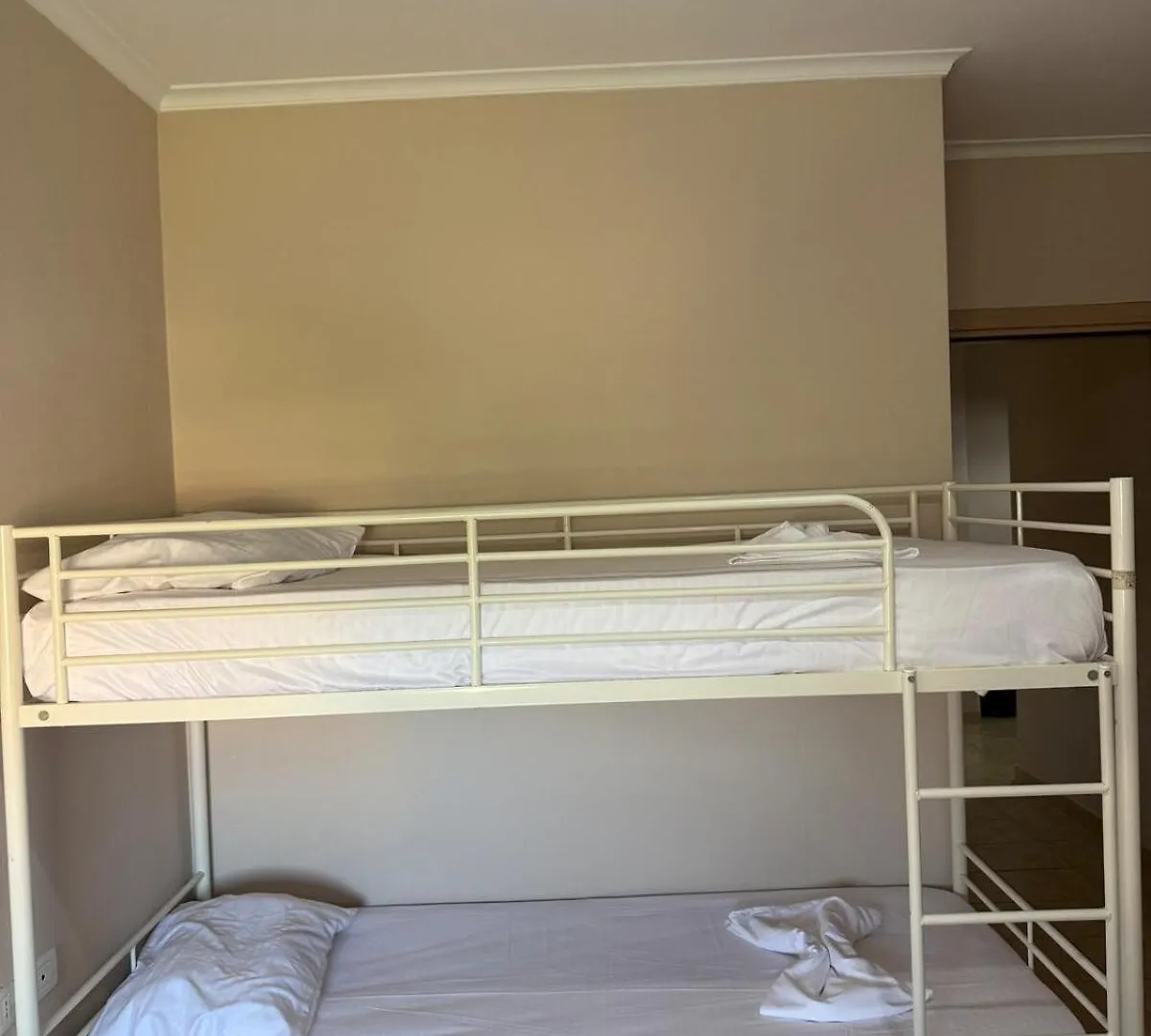 Alro Apartment Durres 0*,  Albania