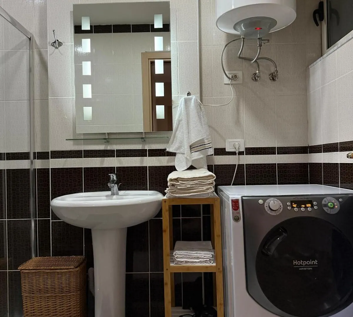 Alro Apartment Durres 0*,