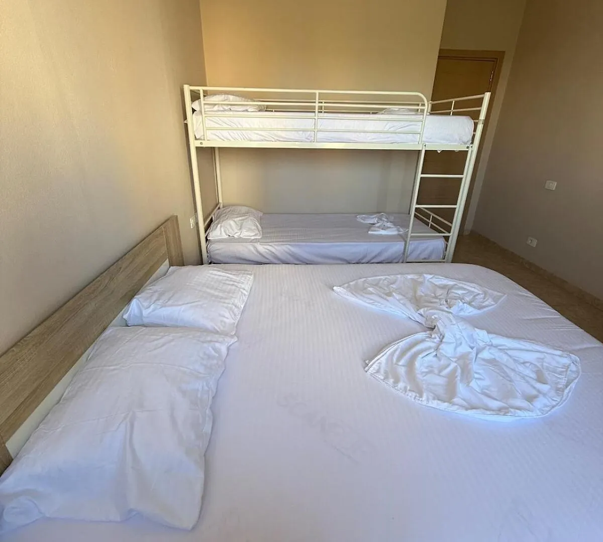 Alro Apartment Durres 0*,